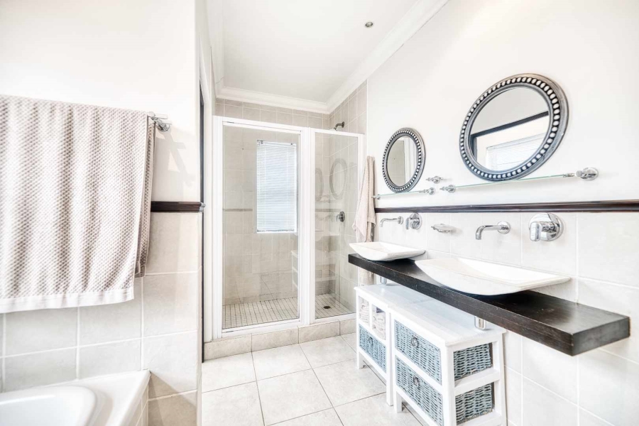 4 Bedroom Property for Sale in Hermanus Heights Western Cape